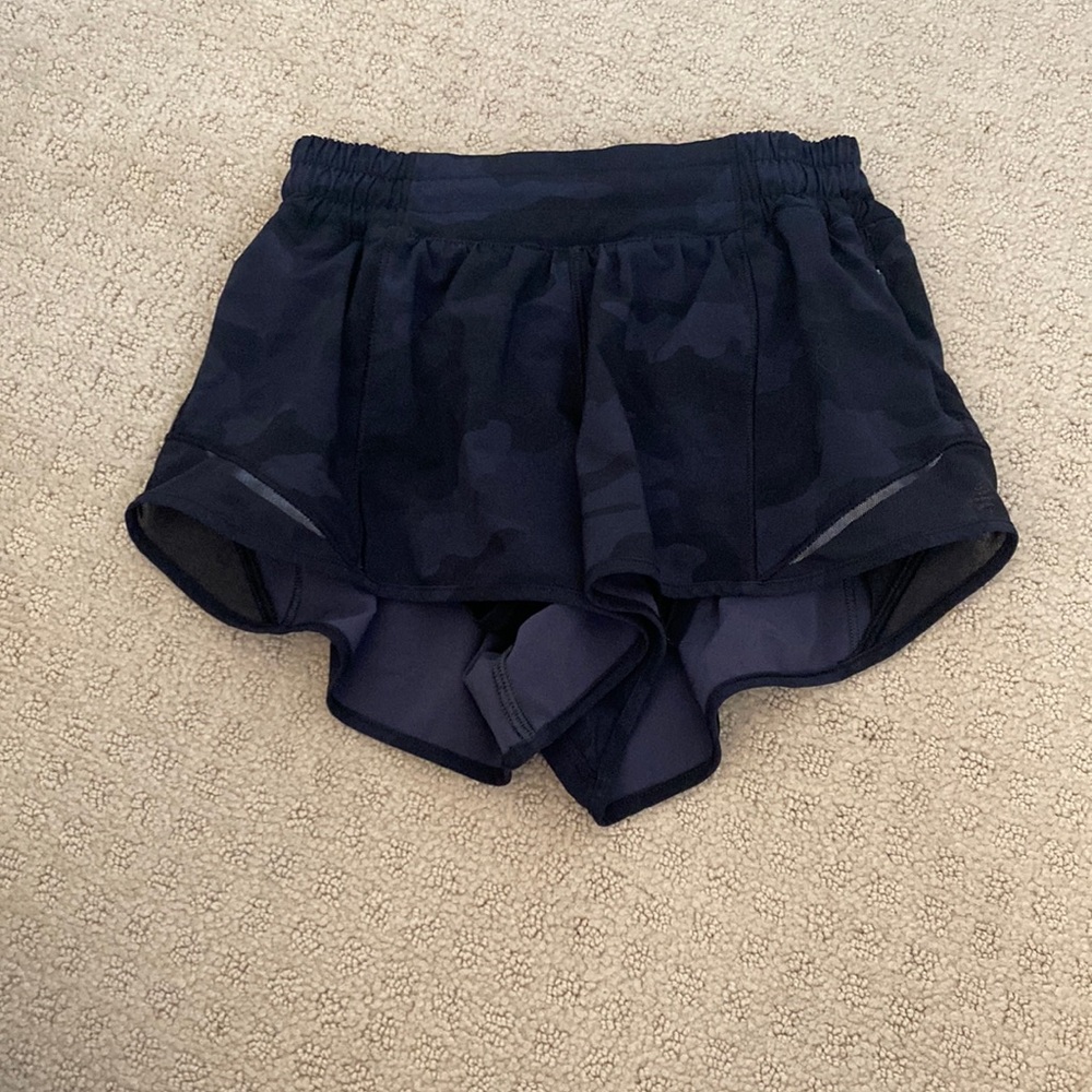 camo Lululemon hotty hot shorts